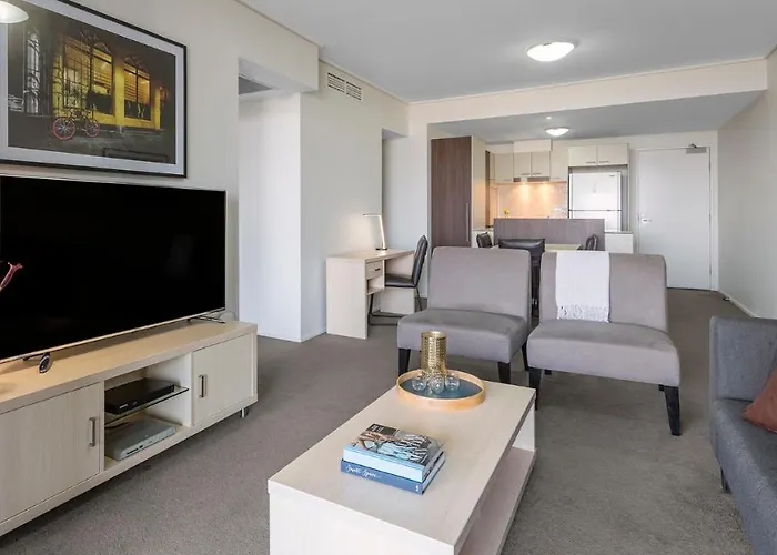 Oaks Brisbane Aurora Suites