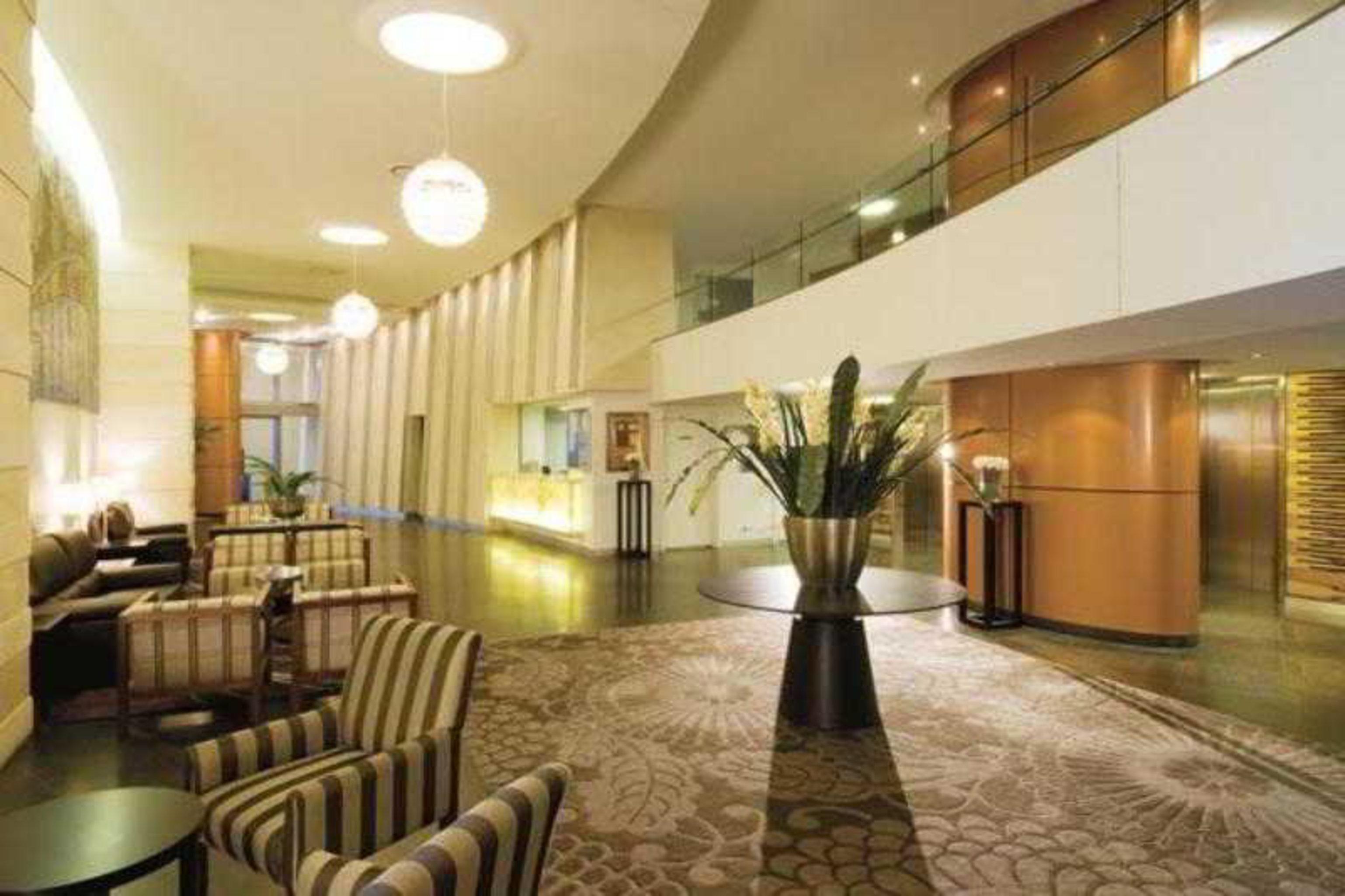 Oaks Aurora Brisbane