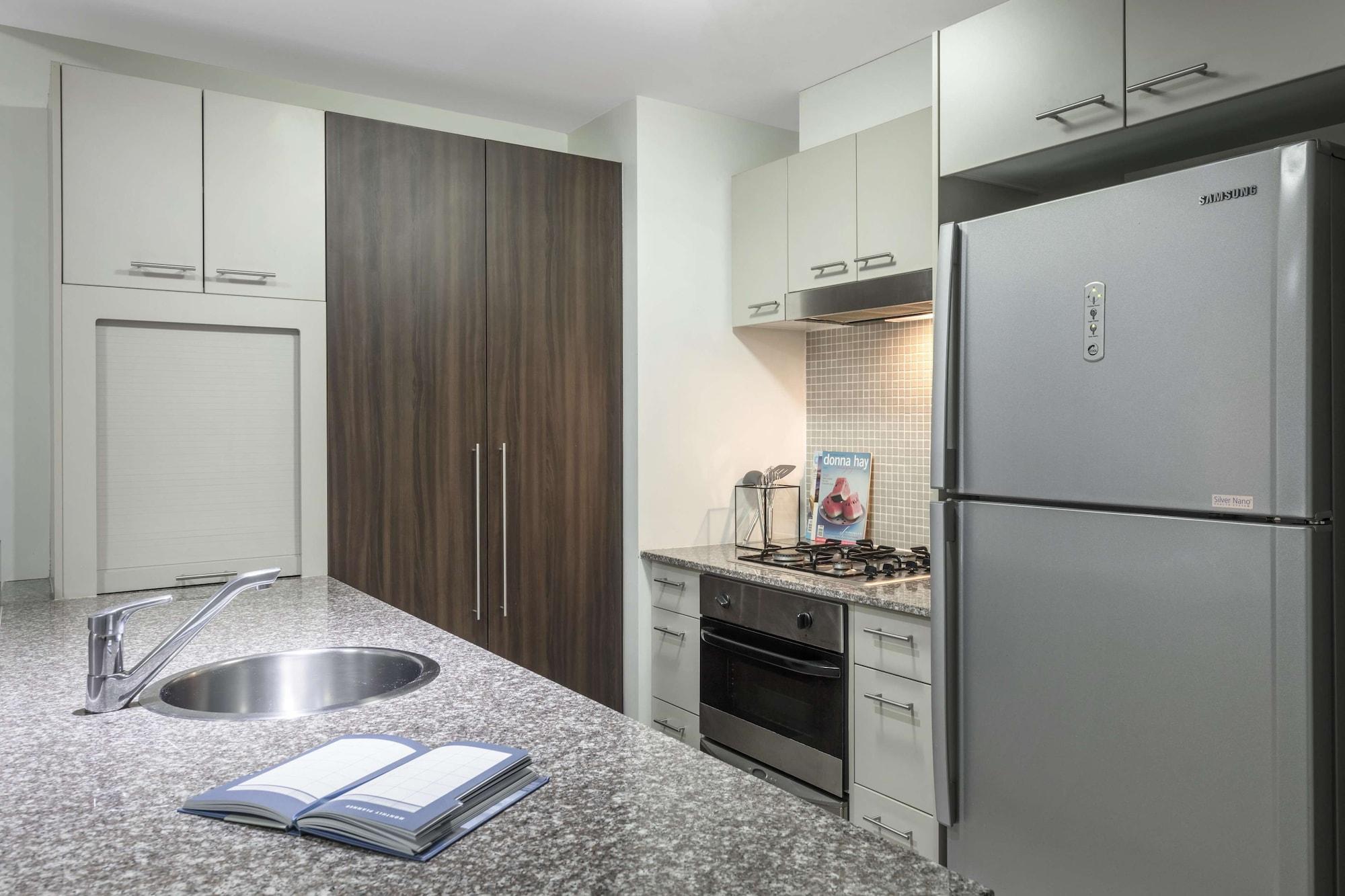 Oaks Aurora Aparthotel 4*